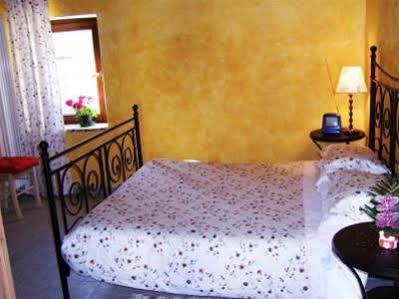 B&B La Casuccia Di Assisi Exterior foto